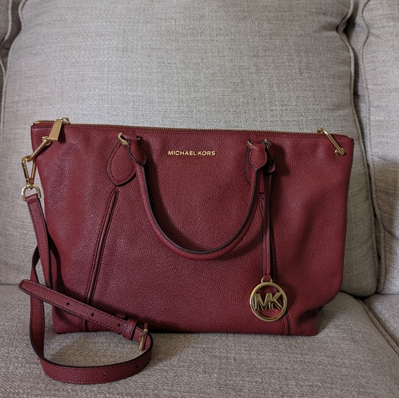 Michael Kors Handbags - Michael Kors Sienna Leather Satchel